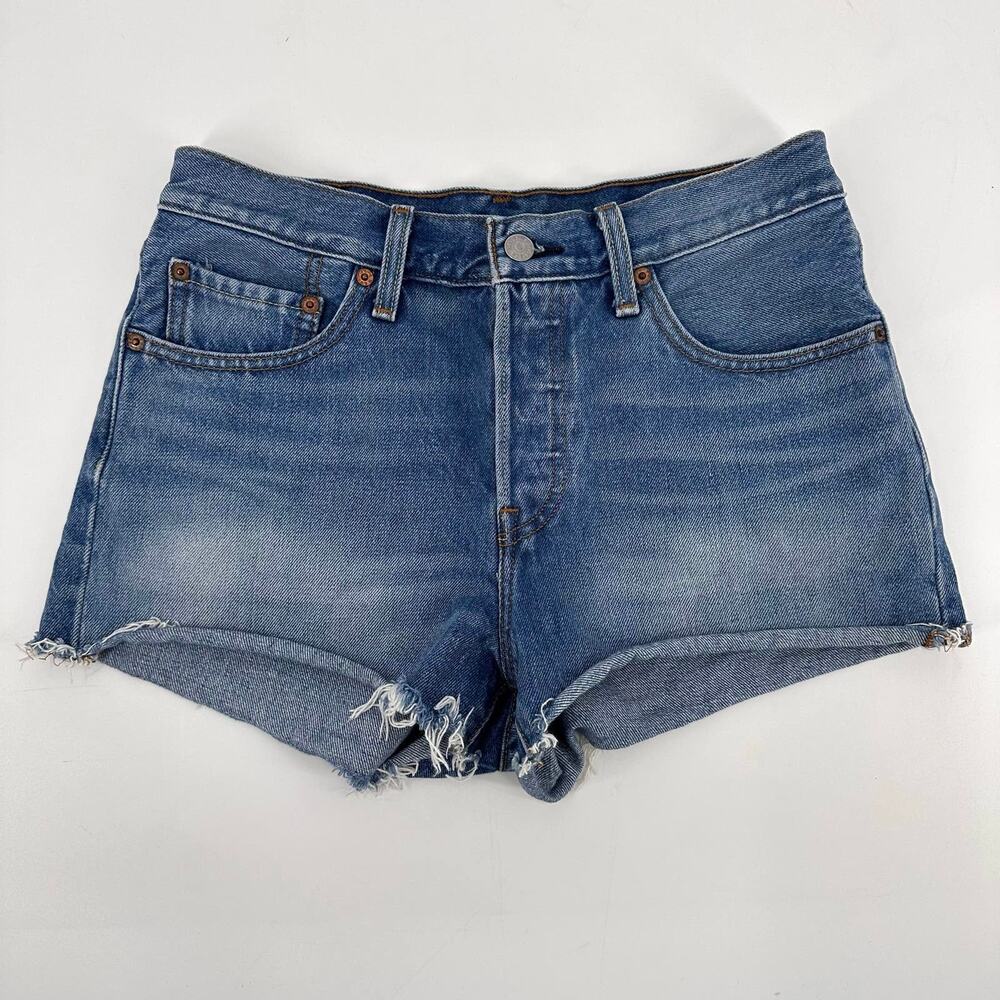 Levi Cut-off Jeans Shorts Women's 27 Blue Medium Wash Raw Hem Denim 3 Buttons
